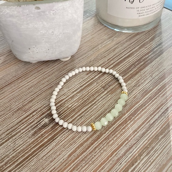 A Calm Heart Bead Bracelet - Picture 2 of 8